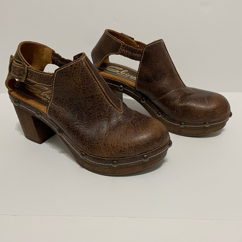 Sbicca Vintage Collection leather Raza studded clogs. Size 6.